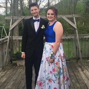 Prom dress!! Kept in a pet & smoke free home
